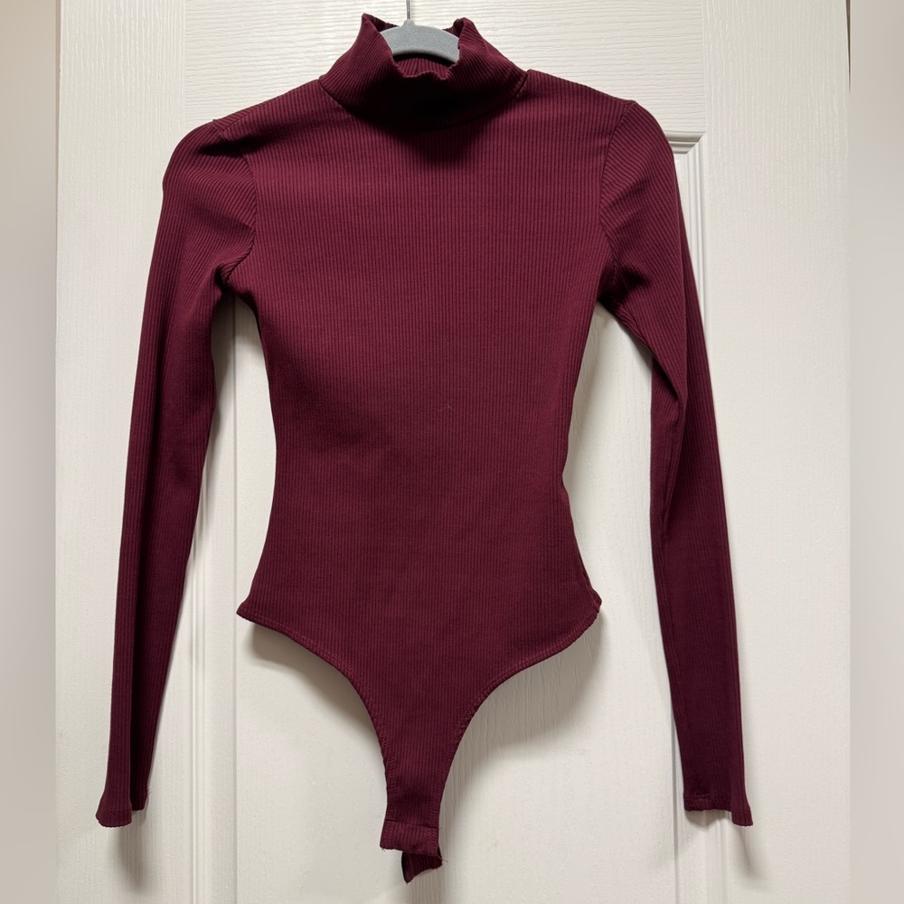 Lulus, ribbed burgundy long sleeve turtle neck bodysuit, XS